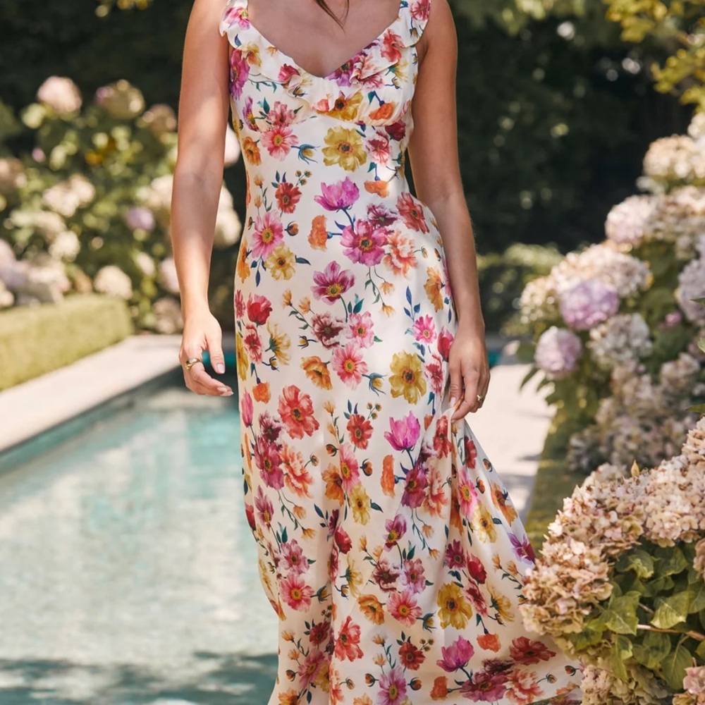 LIKE NEW ASTR THE LABEL Zoie Floral Satin Ruffle Dress